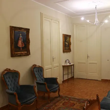 Ξενοδοχείο Umberto House 3*